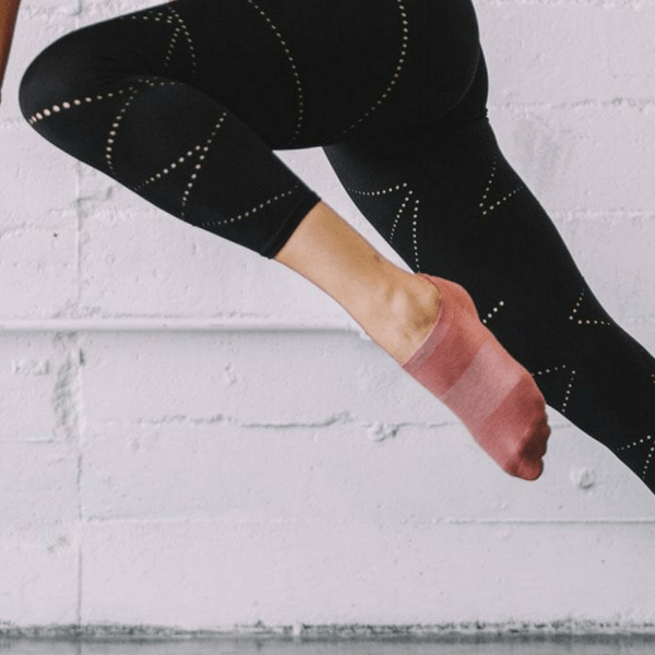 POINTE STUDIO - Union Grip Socks (Pilates & Barre) – SIMPLYWORKOUT